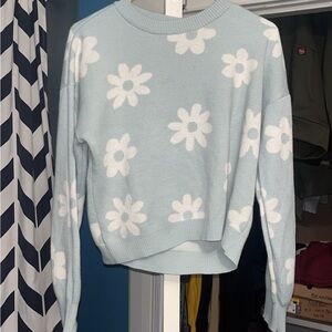Women’s No Boundaries Light Blue and White Floral Sweater size L
